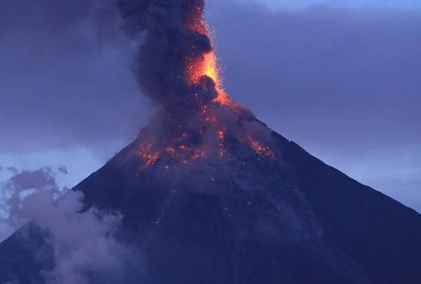 Muntele Mayon din Filipine a erupt: peste 65.000 de persoane, evacuate