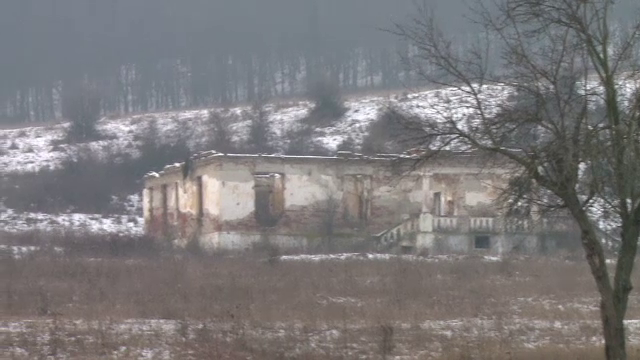 Conacele boierilor olteni, abandonate de autorităţi. Multe mai rezistă doar în poze