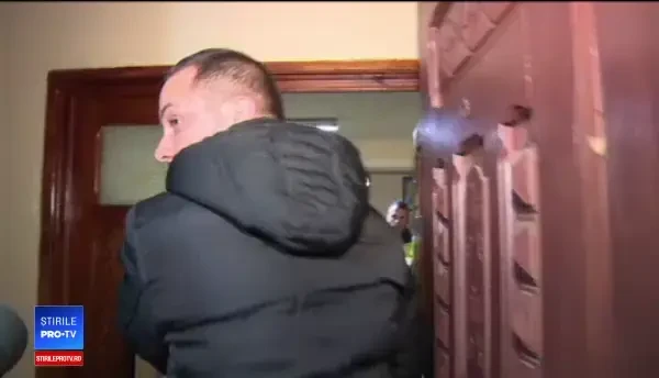 Militarul care şi-a înjunghiat mortal iubită în salonul de cosmetică, arestat preventiv