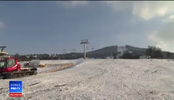 Schiori alungați de pe pârtia de 7 milioane din Bistrița, pentru că n-a inaugurat-o primarul