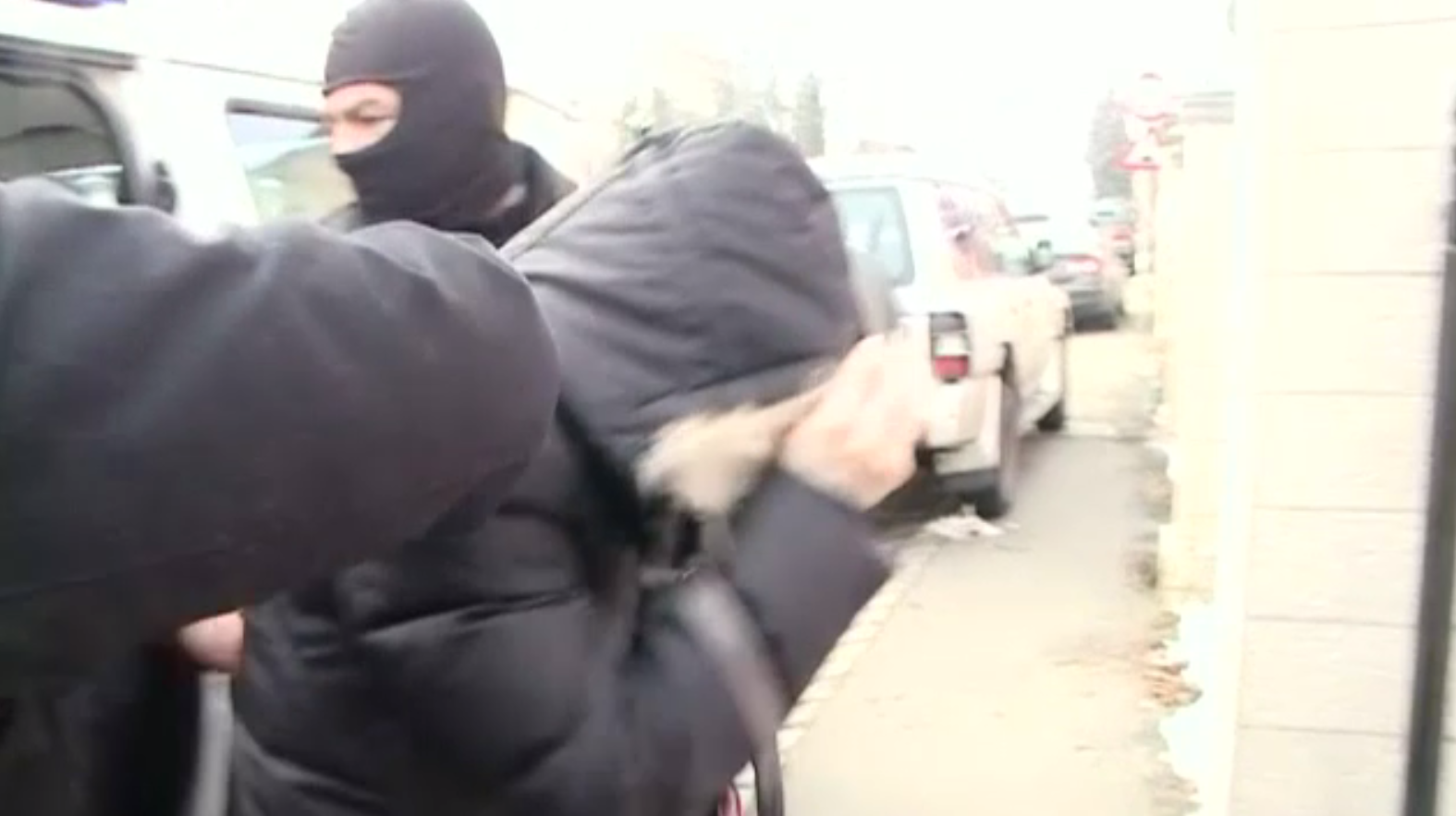 O grupare de români a făcut 12 milioane de euro din traficul internațional de medicamente