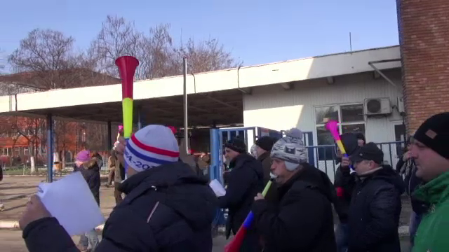 Proteste de amploare la Combinatul de la Galaţi. Traficul rutier, oprit în zona de muncitori