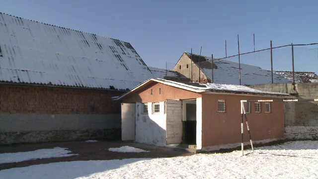 Județele din România în care cele mai multe școli au toaleta în curte