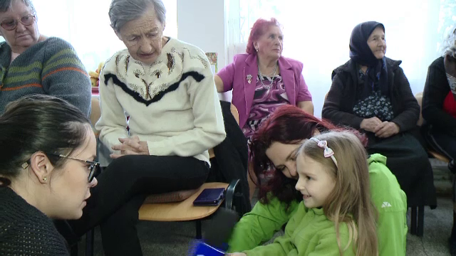 Copiii din Timiș au devenit, timp de o zi, nepoți pentru bătrânii de la azil