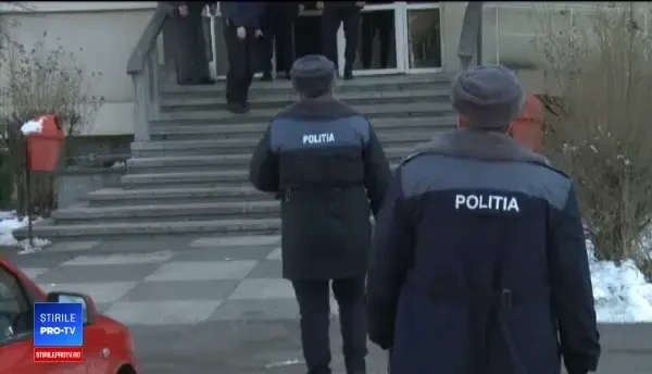 Anchetă internă în Olt, după ce polițiștilor li s-a cerut să doneze lunar 2 lei pentru curățenie