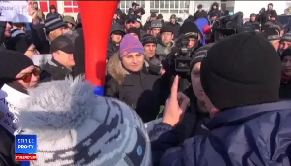 Proteste de amploare la Combinatul de la Galaţi. Traficul rutier, oprit în zona de muncitori