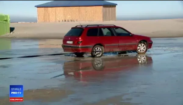 O șoferiță a ajuns cu mașina pe o plajă din Constanța. Cum explică cele întâmplate