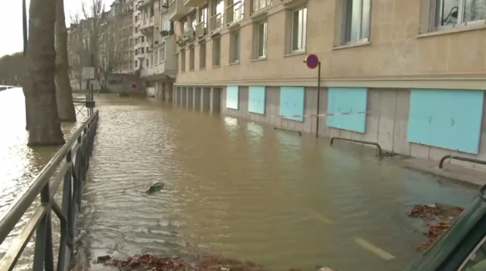 Parisul, în pericol de inundații. Cotele Senei cresc pe zi ce trece