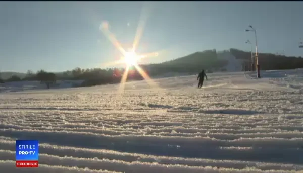 Pârtia Cocoș din Bistrița a fost inaugurată. Simbolul său este un struț
