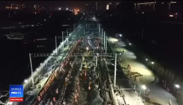 Cale ferată din China, construită în totalitate în doar 9 ore. 1.500 de muncitori au fost pe șantier