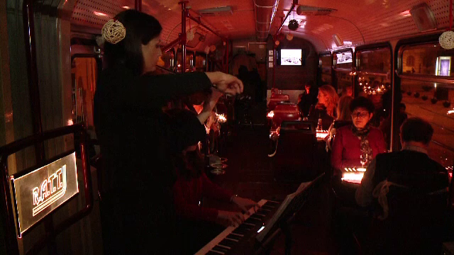 Cina în tramvai, ideea unor tineri din Timișoara. Cât costă un bilet