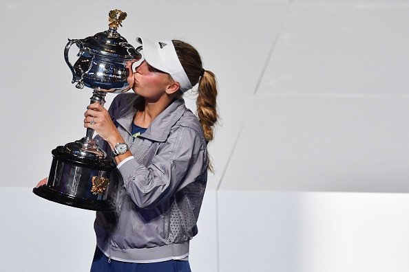 Mesajul lui Wozniacki după victoria obținută împotriva Simonei Halep: „Îmi pare rău”