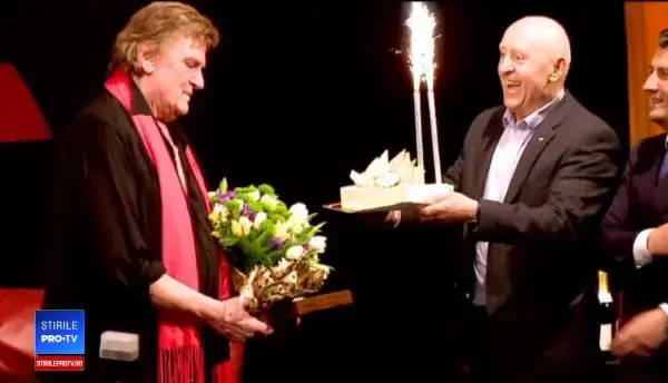 Florin Piersic și-a sărbătorit ziua de naștere pe scenă. Actorul a împlinit 82 de ani