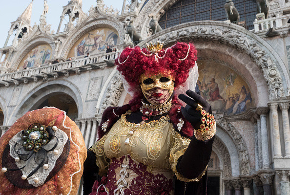 S-a dat startul Carnavalului de la Veneţia