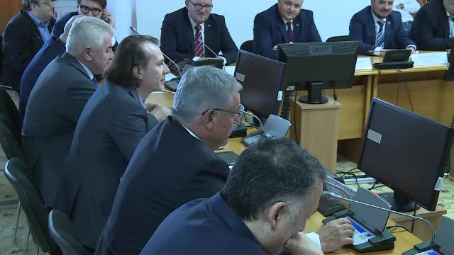 Miniștrii Cabinetului Dăncilă au fost audiați pe bandă rulantă, însă n-au scăpat de bâlbe