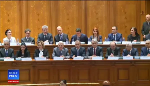 Promisiunile Guvernului Dăncilă: 350 de km de autostradă și un submarin