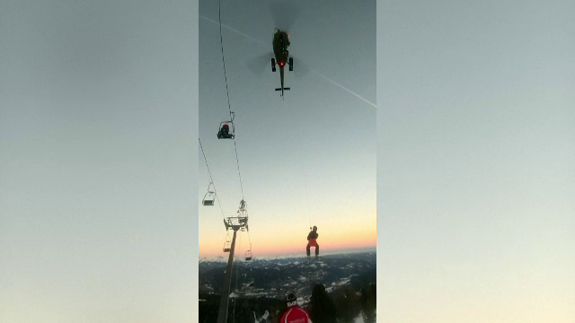 150 de schiori din Austria, salvați de pe munte cu elicopterele