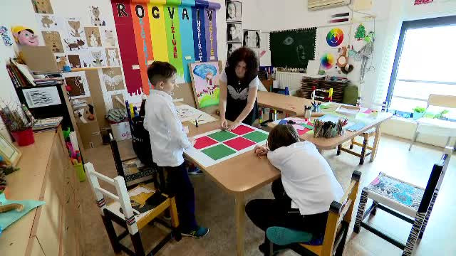 Copiii cu autism din România au de suferit din cauza modificărilor codului fiscal