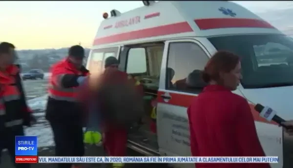 Doi copii, răniți într-un incendiu după ce au fost lăsați nesupravegheați