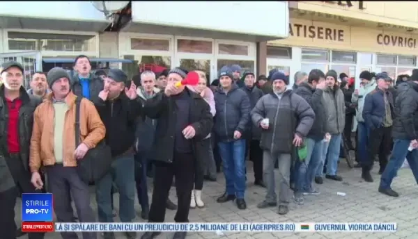 300 de angajați ai Combinatului de Oțeluri Speciale au protestat, la Târgoviște