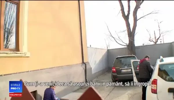 Descoperirea făcută de polițiștii de frontieră, în grădina unui suspect. VIDEO