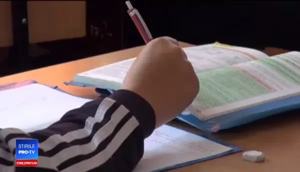 Un elev și-a atacat profesorul în Dâmboviţa. Poliția a intervenit. E scăpat de sub control