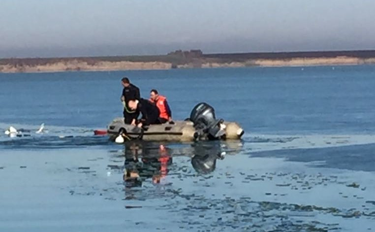 Un pescar din Ialomița, aflat pe o barcă improvizată, a fost găsit fără viață