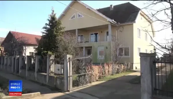 O fetiţă de doi ani a murit în curtea casei. Tragedia a cutremurat întreaga localitate