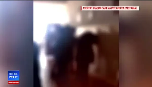 Elev bătut pe holul școlii de mamele unor colegi. Declarația băiatului atacat