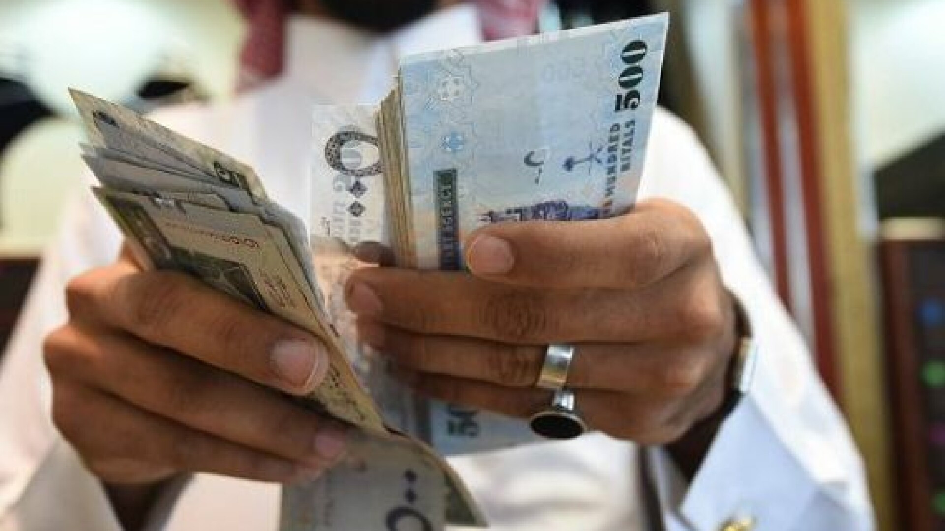 Țara care interzice angajarea muncitorilor străini. De ce a luat această măsură radicală