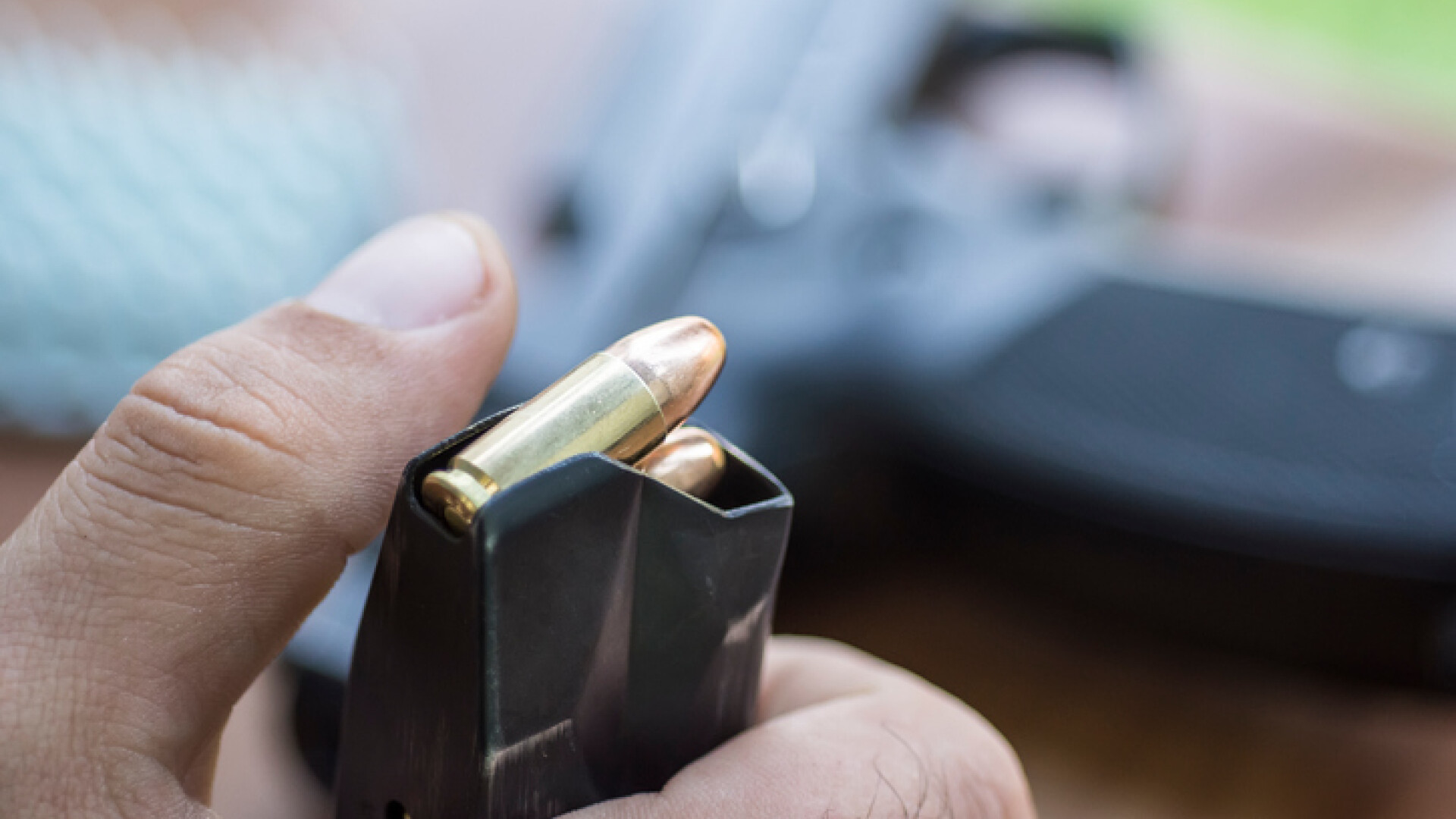 Arma cu care preotul din Arad s-a împuşcat, furată de la consulul onorific al Italiei