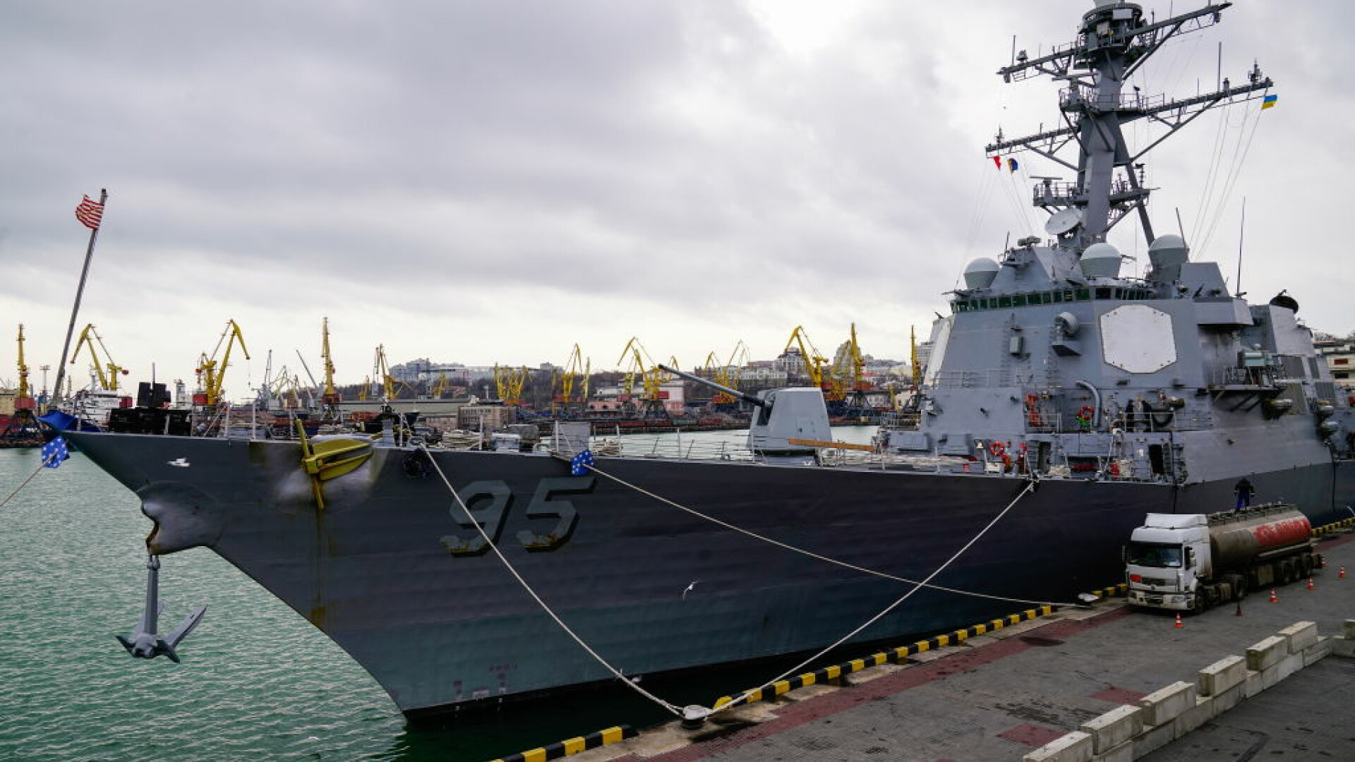 Un comandant al Forțelor Navale din SUA, „mituit” cu prostituate din Mongolia