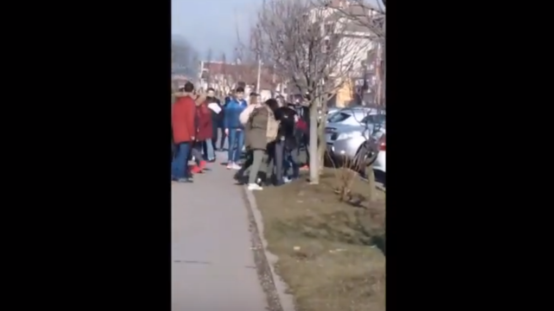 Bătaie între două eleve, într-un spațiu de joacă pentru copii din Alba Iulia