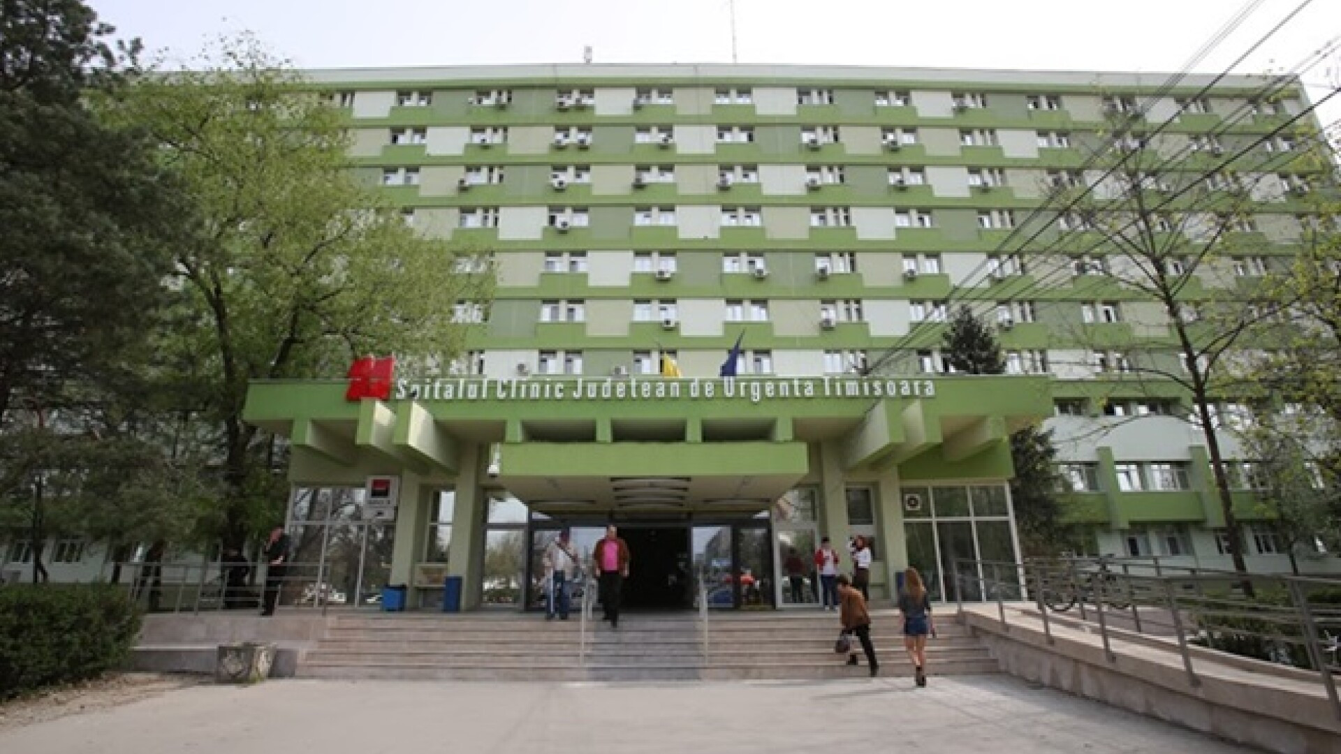 Un pacient s-a aruncat în gol de la etajul 5 al Spitalului Județean din Timișoara