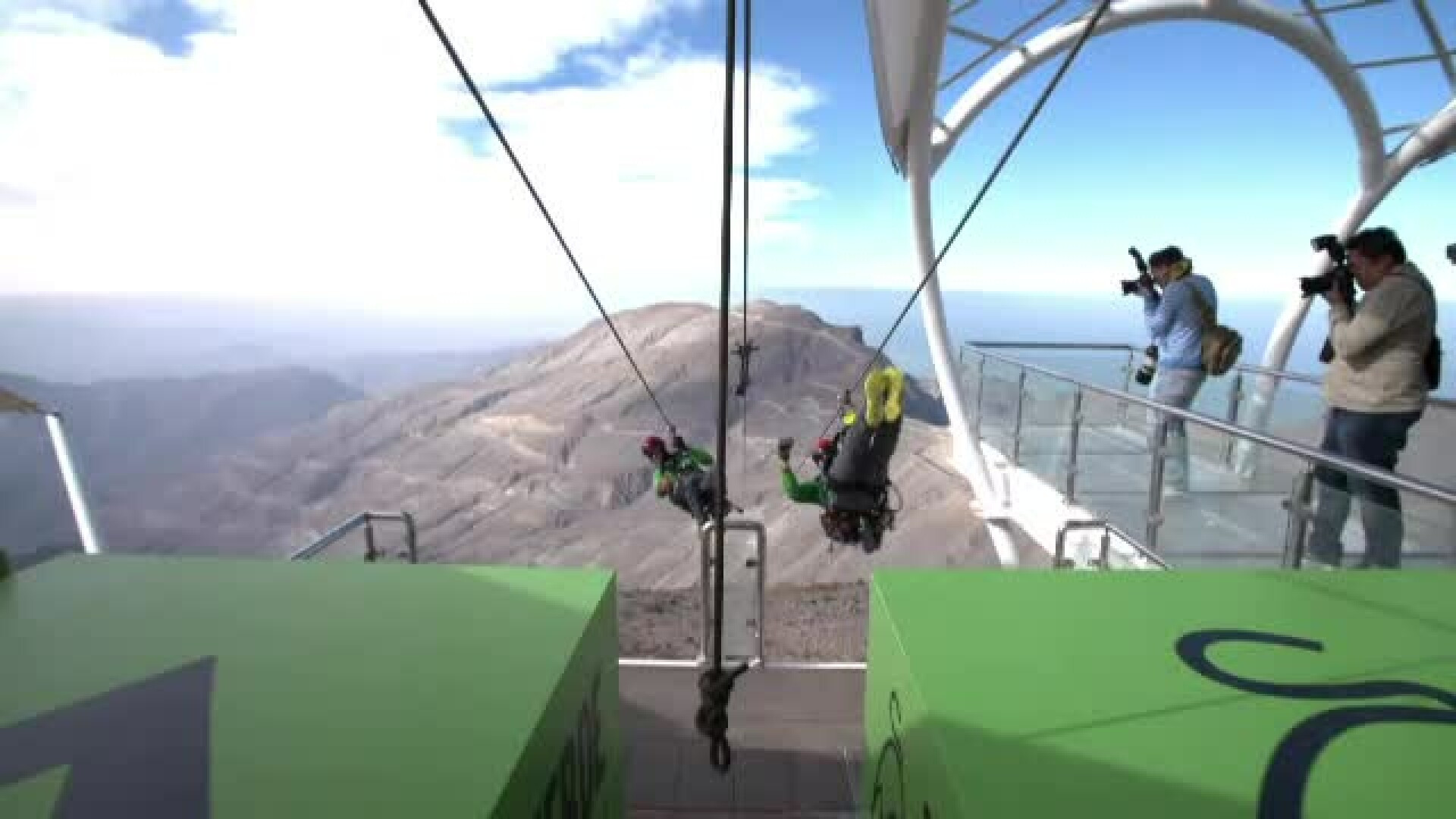 A fost inaugurată cea mai lungă tiroliană din lume. Se află în Emiratele Arabe