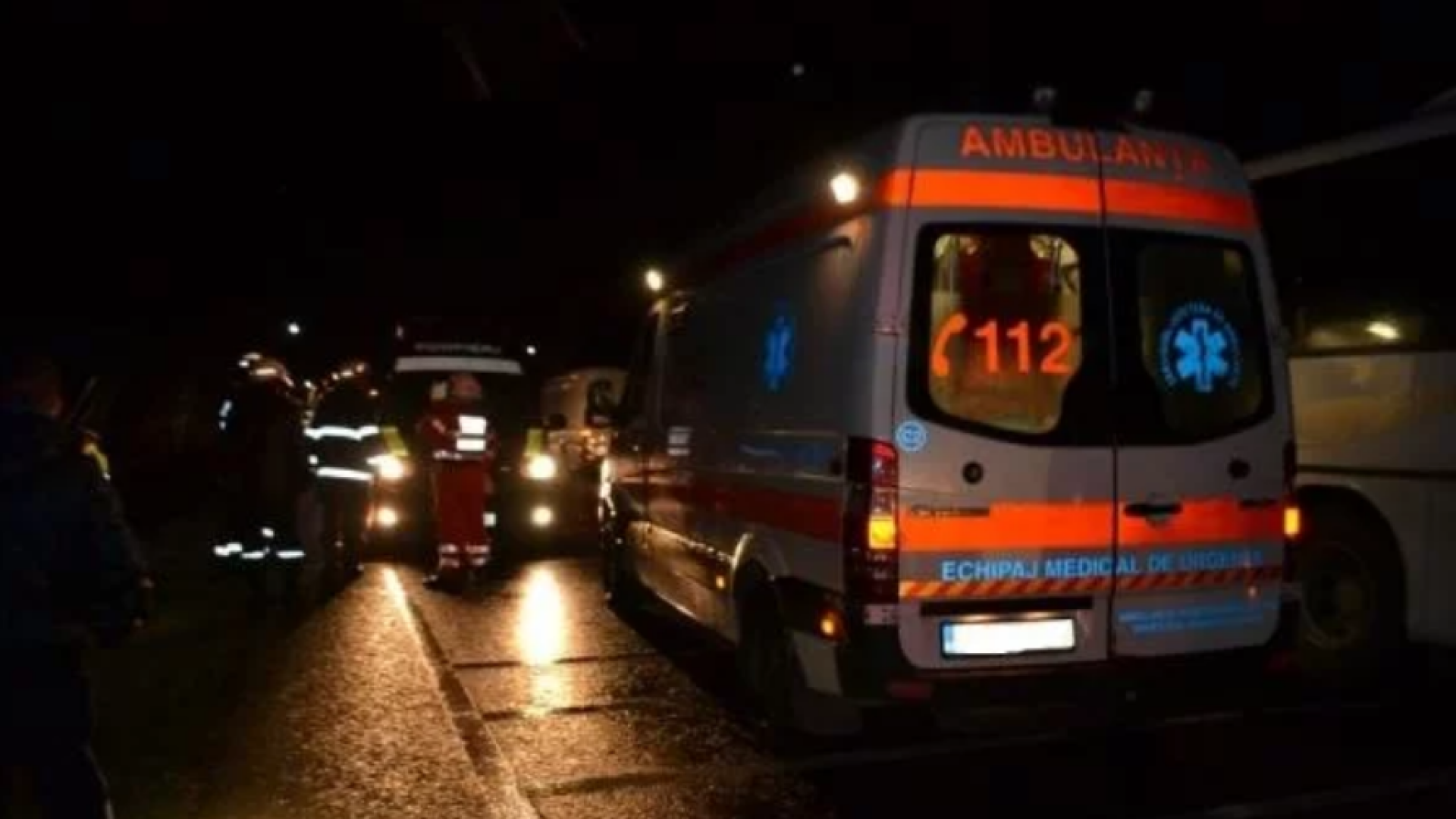 Microbuz plin cu pasageri, implicat într-un accident pe DN 1: cinci victime