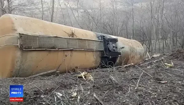 Vagoane cu motorină, deraiate într-o gară din Mehedinţi