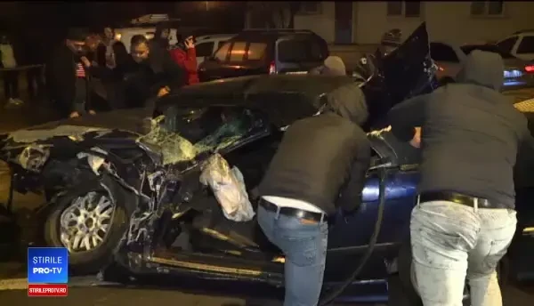 Accident cu 3 răniţi în sectorul 1, după ce un şofer a pierdut controlul volanului