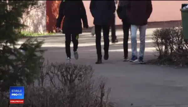 Tot mai mulți tineri la spital din cauza etnobotanicelor. Specialiştii vorbesc de aşa numitul efect zombie