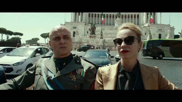 Filmul care imaginează reîntoarcerea dictatorului fascist Benito Mussolini