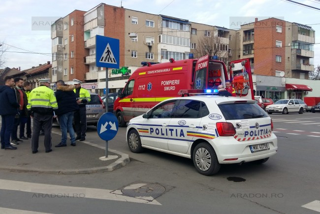 Un agent din Arad, lovit cu mașina de un șofer pe care urma să-l sancționeze
