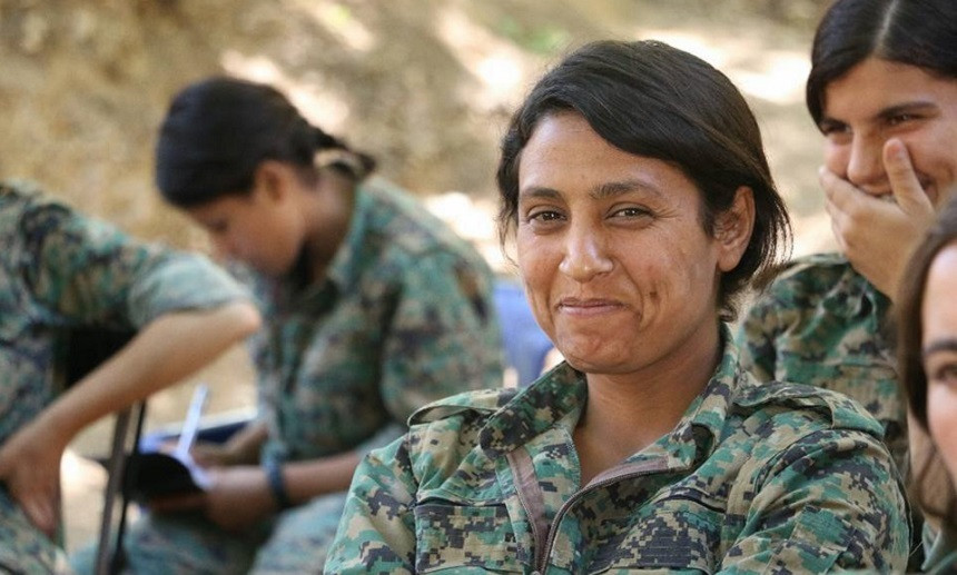 Imagini cu trupul mutilat al unei luptătoare kurde, in Siria provoacă revoltă: ”O barbarie fără egal”