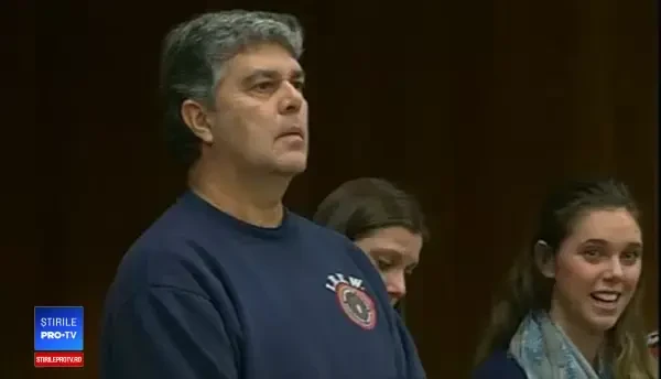 Momentul în care un tată sare să-l bată la tribunal pe Larry Nassar. I-a abuzat cele 3 fete