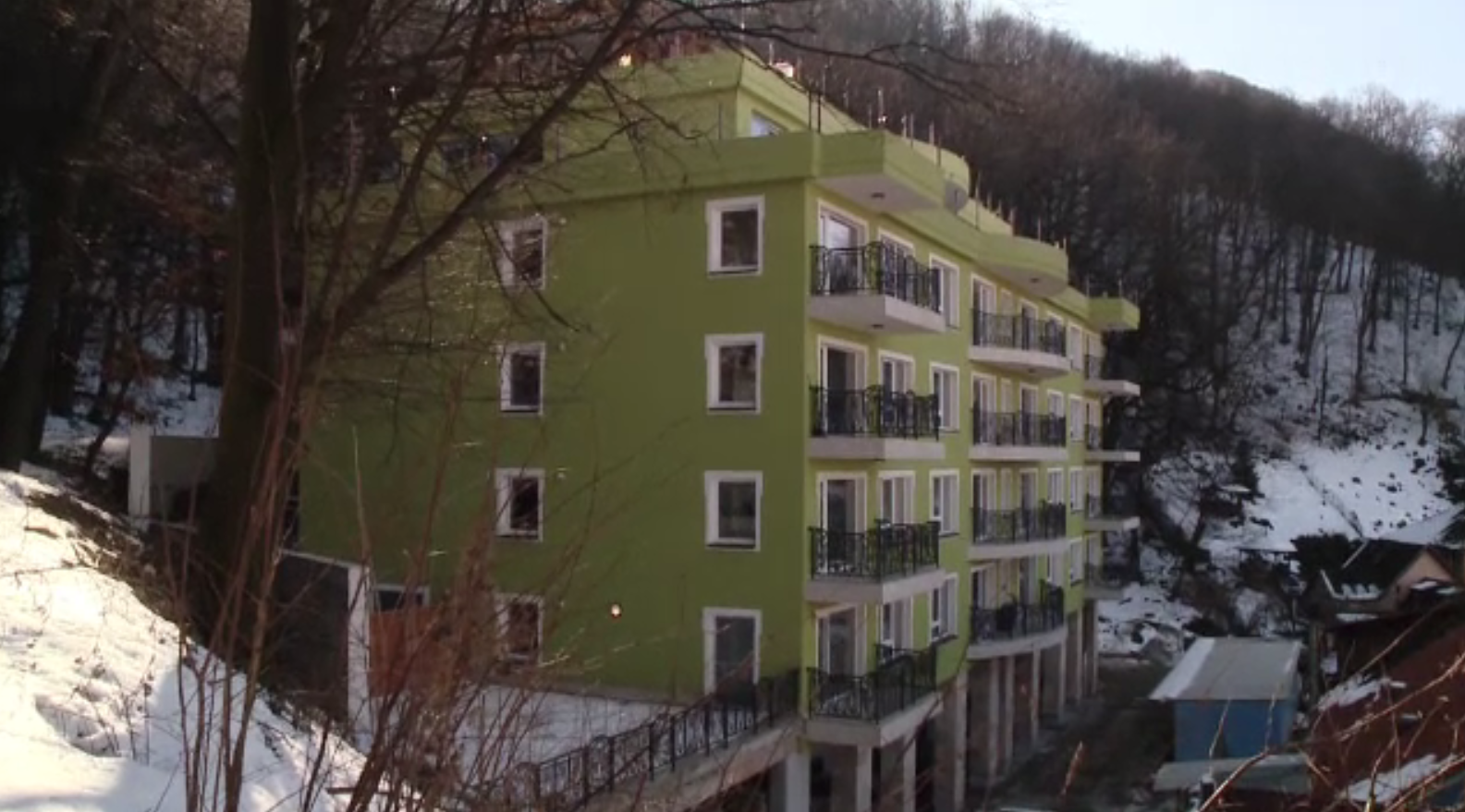 Artificiile de care de folosesc dezvoltatorii imobiliari, pentru a construi blocuri cu cât mai multe etaje