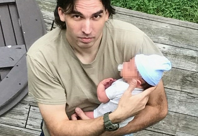 Decizia luată de un tată, după ce fiica dată spre adopție s-a întors acasă. Soția acestuia l-a reclamat la poliție