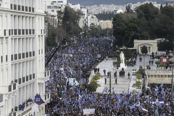 Protest de amploare în Atena. Sute de mii de greci au ieșit în stradă