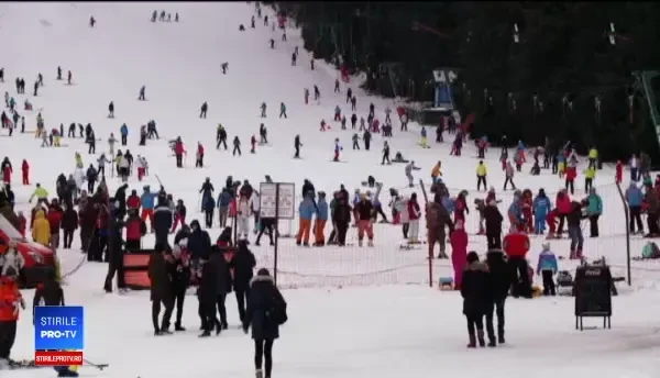 Stațiunile de la munte sunt din nou pline de turiști. Oferte speciale la cazare