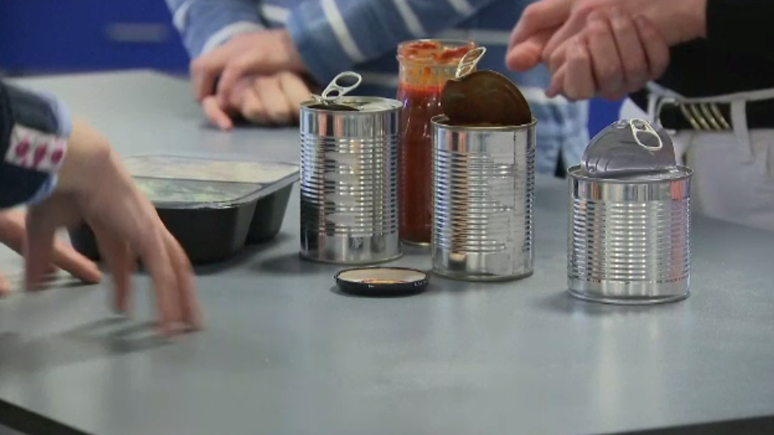 Chimicale periculoase în alimentele pe care le considerăm sănătoase. Cei mai expuși, adolescenții