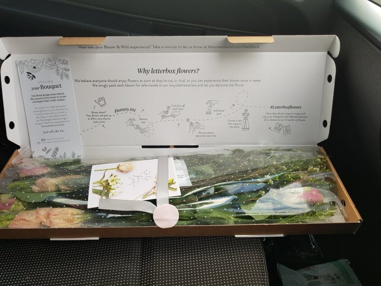 Motivul pentru care un bărbat a trimis flori la toate localurile din oraș, cu mesajul ”Îmi pare rău”