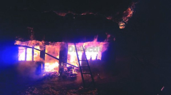 Un bărbat din Suceava a murit după ce și-a dat foc la casă pentru că soția nu i-a dat de băut